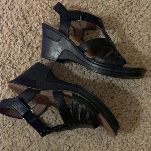 Black sandal wedges - Picture 2 of 2